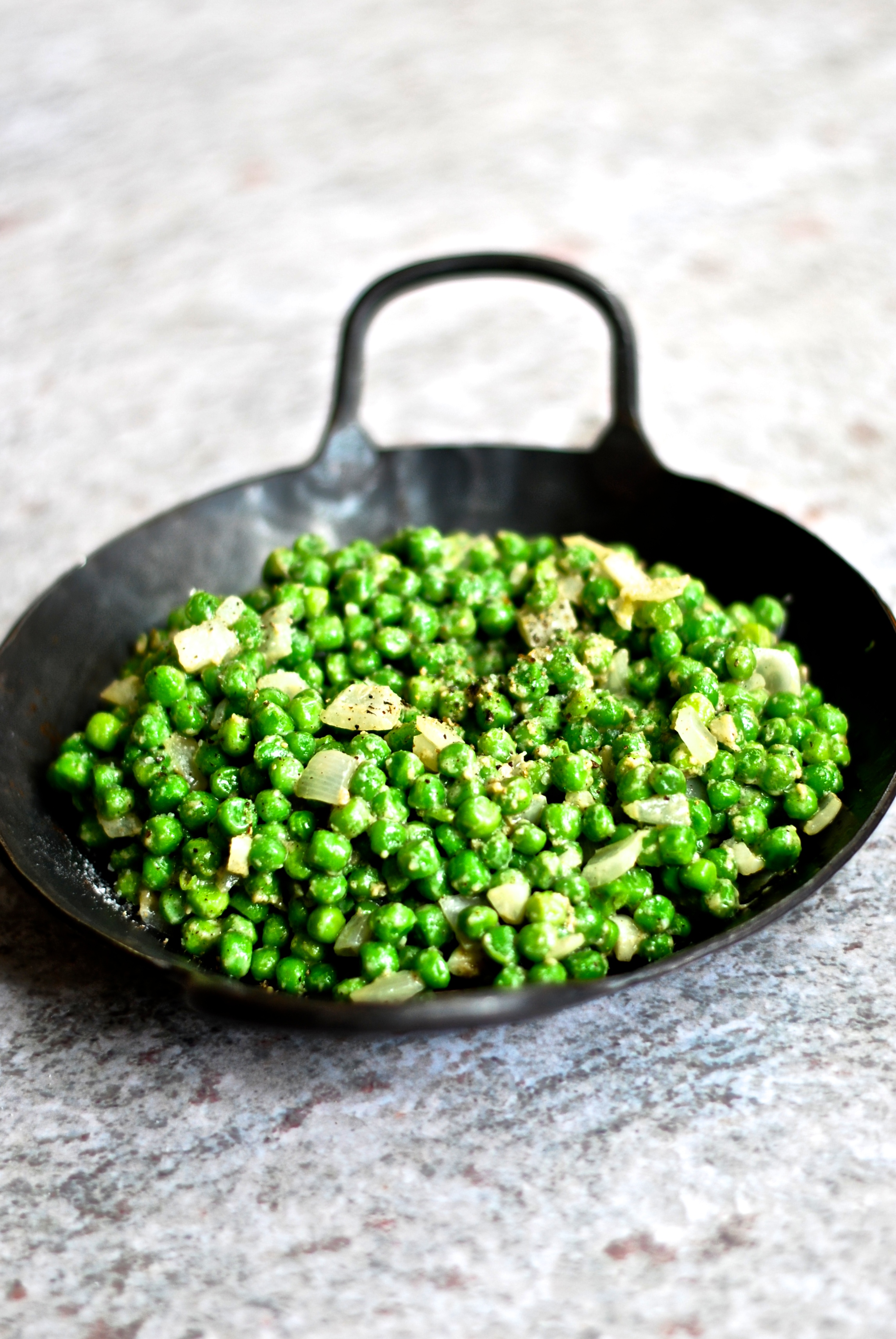 Image of GREEN PEAS WITH HEMP SEED BUTTER DRESSING